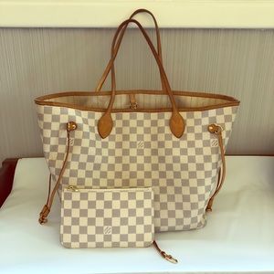Authentic Louis Vuitton neverfull MM with wristlet